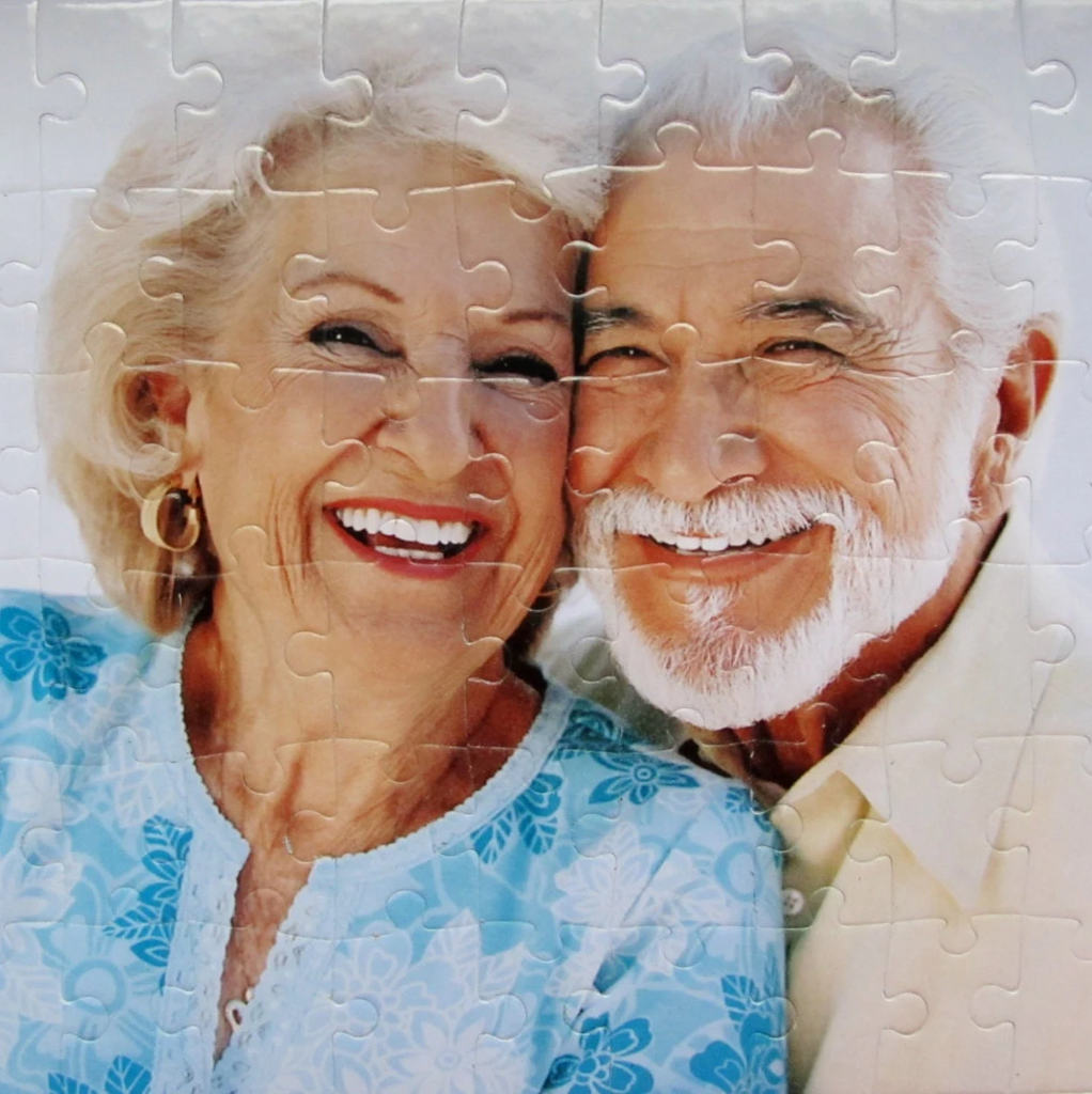 The Therapeutic Benefits of Custom Jigsaw Puzzles for Alzheimer's Patients